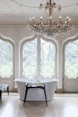 Установка ванны Gentry Home